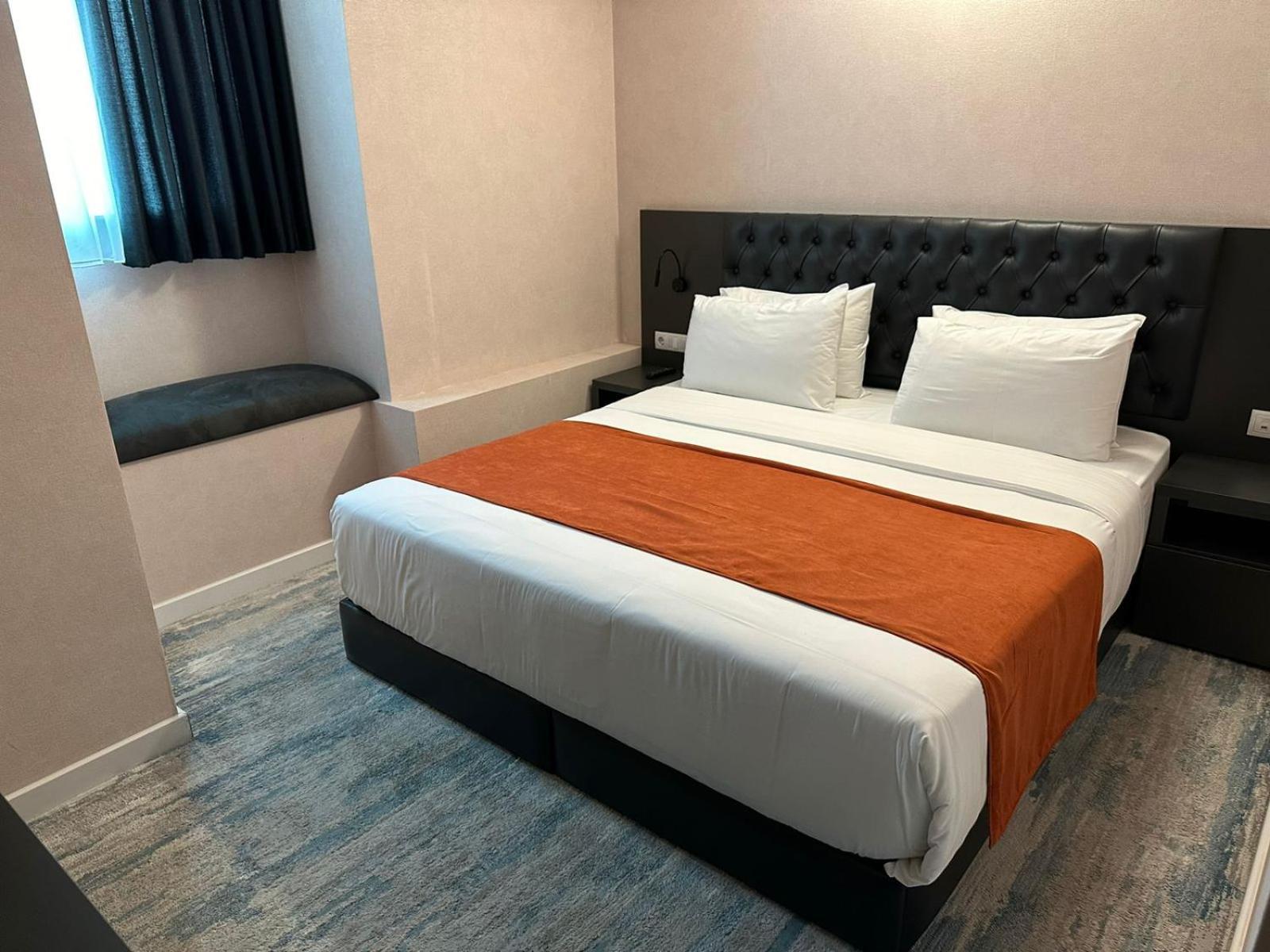 M 1 T Hotel Tbilisi Exterior photo