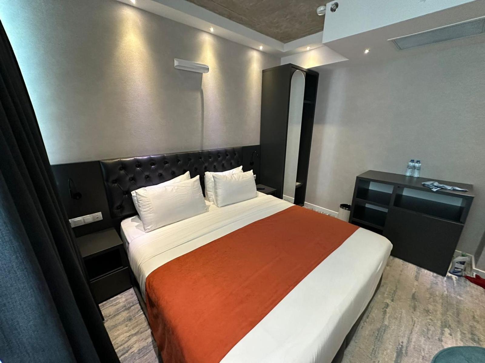 M 1 T Hotel Tbilisi Exterior photo