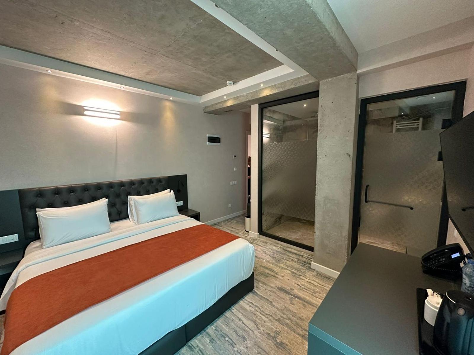 M 1 T Hotel Tbilisi Exterior photo