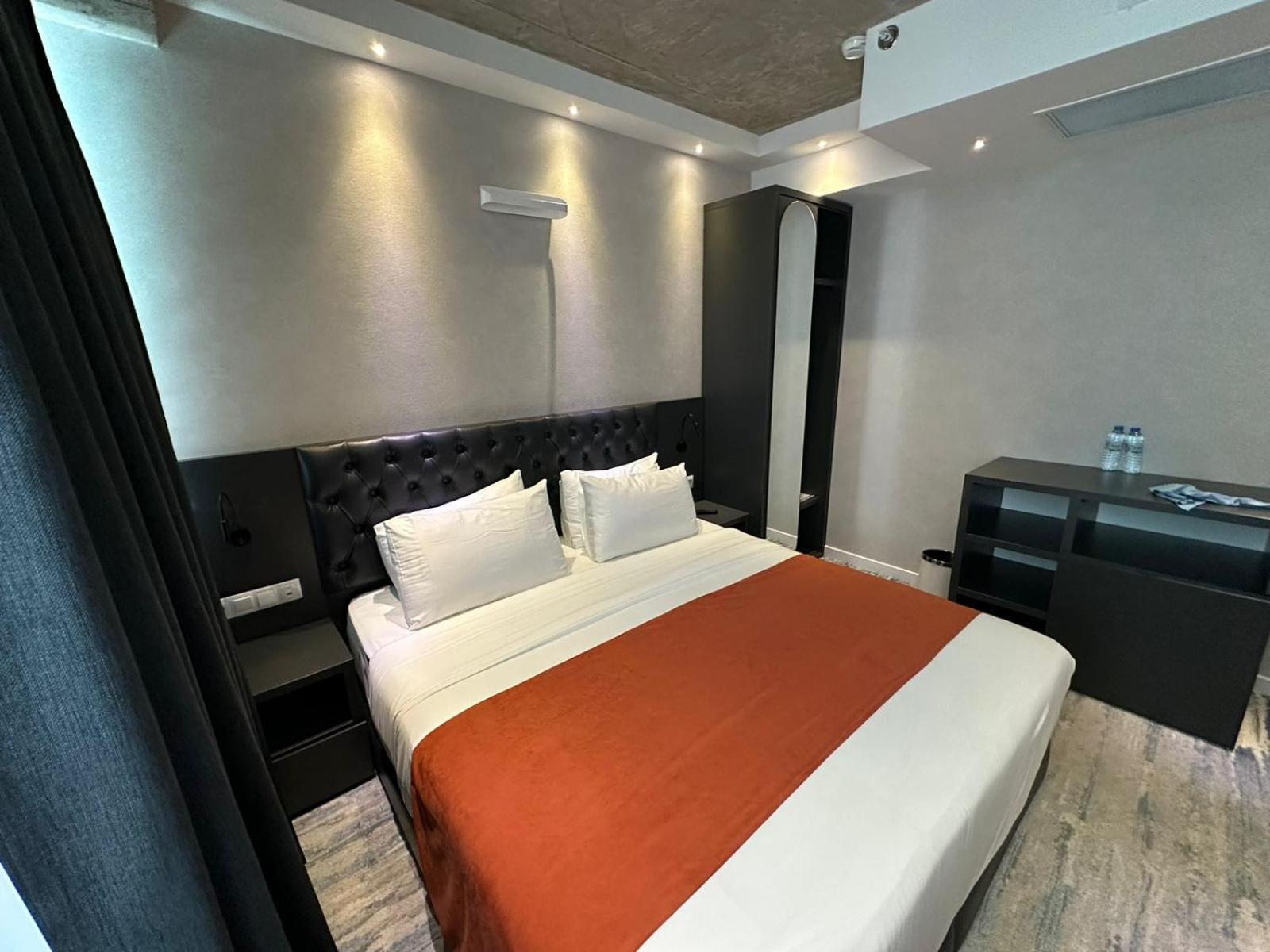 M 1 T Hotel Tbilisi Exterior photo