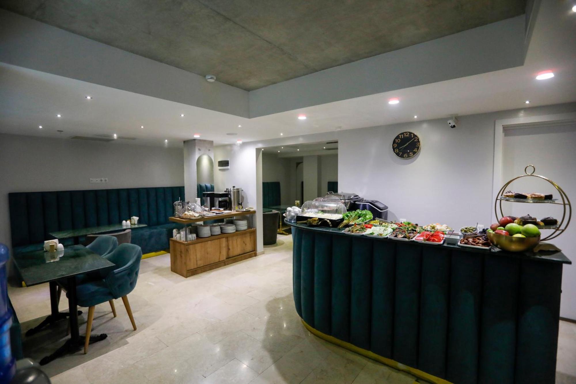M 1 T Hotel Tbilisi Exterior photo