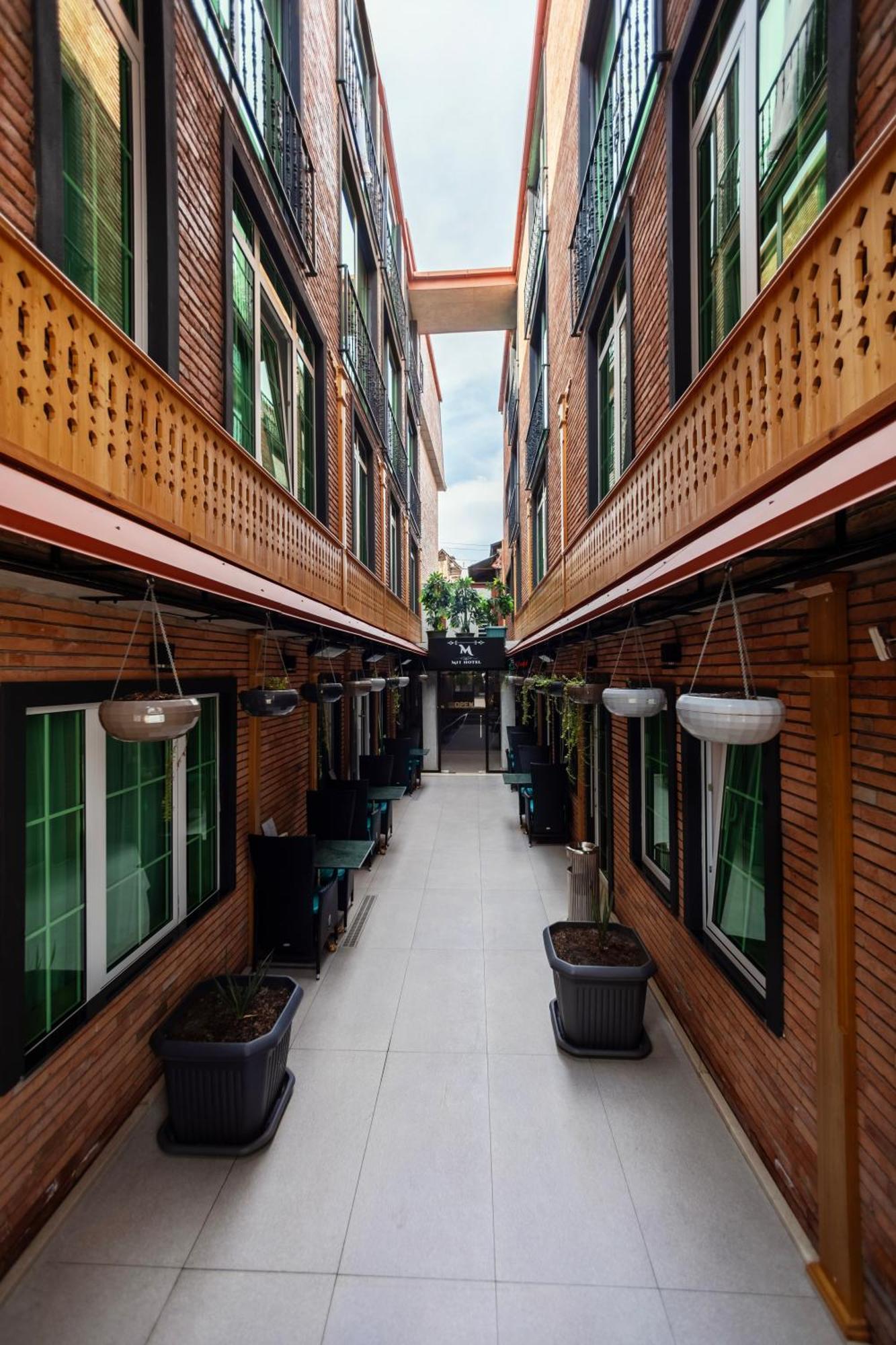 M 1 T Hotel Tbilisi Exterior photo