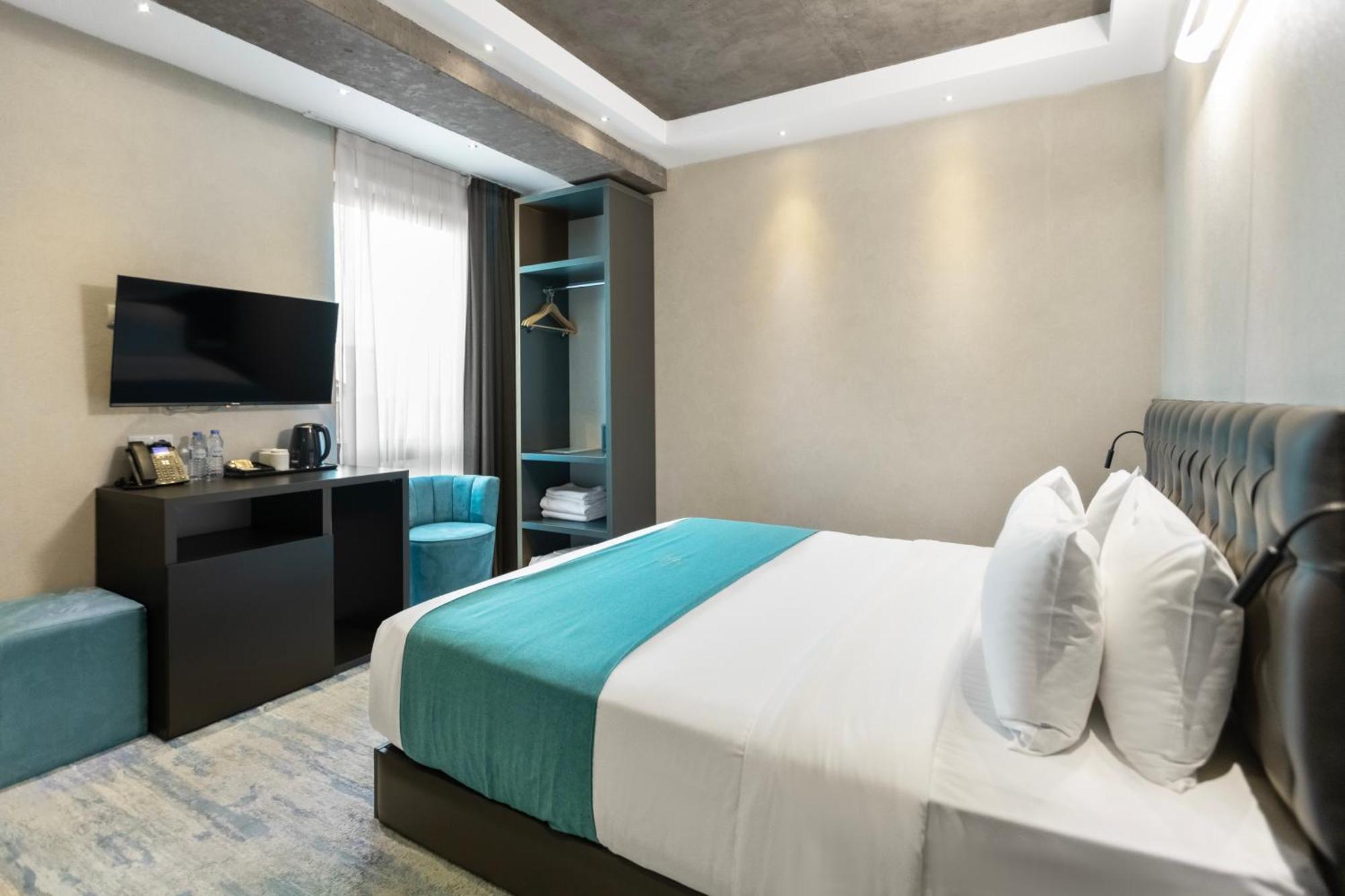 M 1 T Hotel Tbilisi Exterior photo