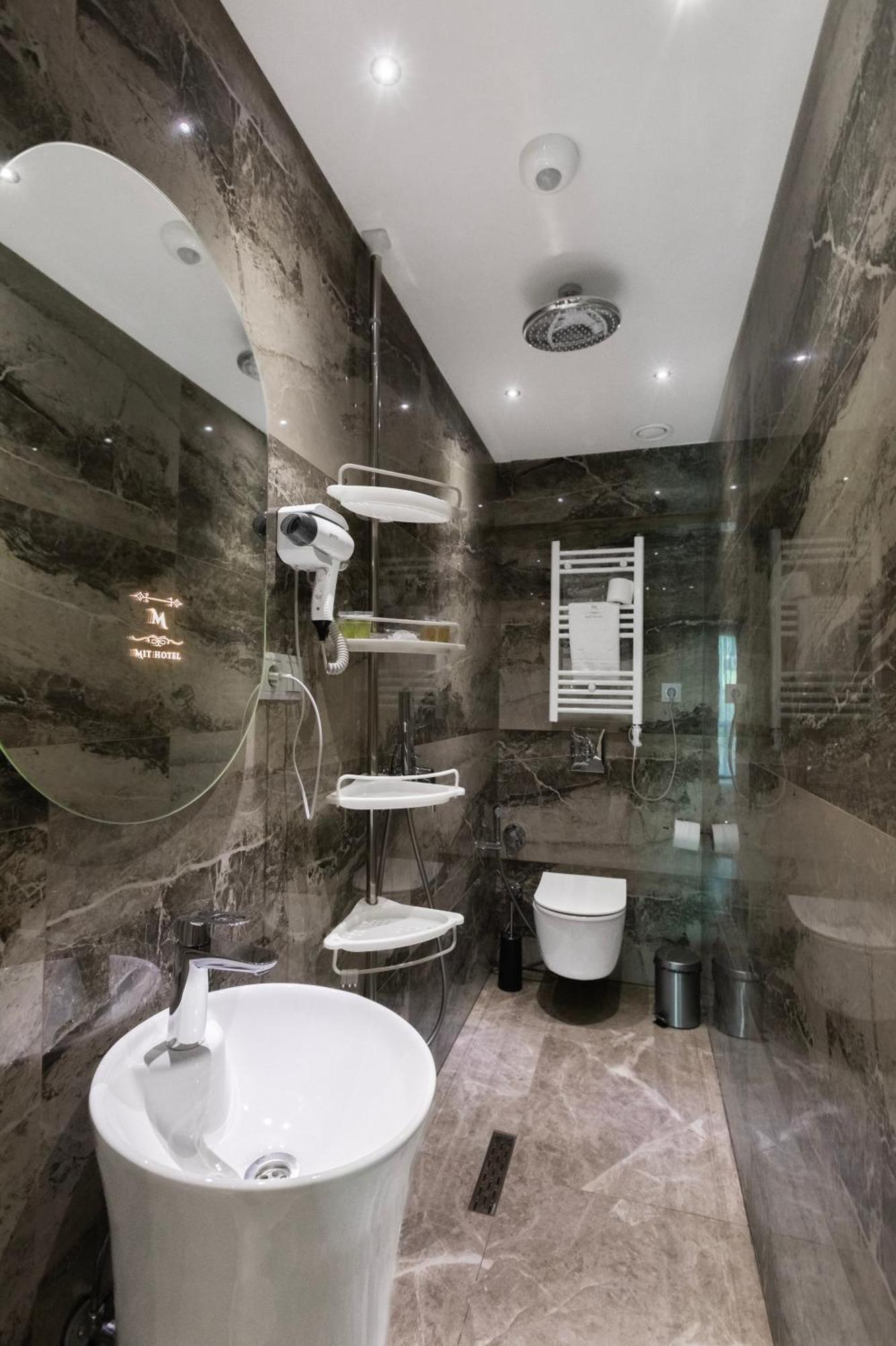 M 1 T Hotel Tbilisi Exterior photo