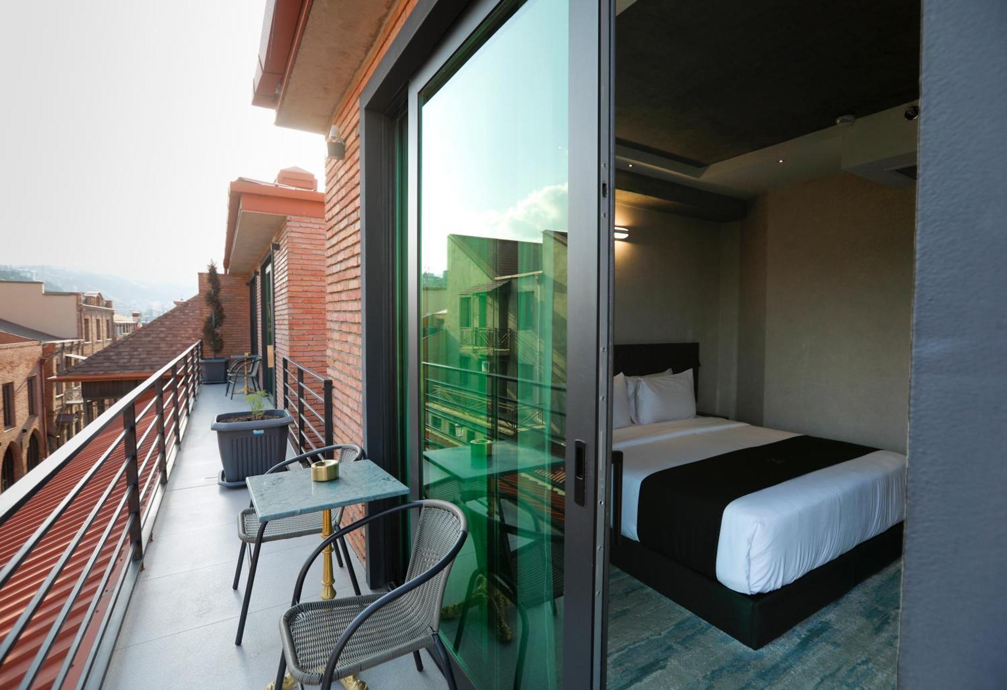 M 1 T Hotel Tbilisi Exterior photo