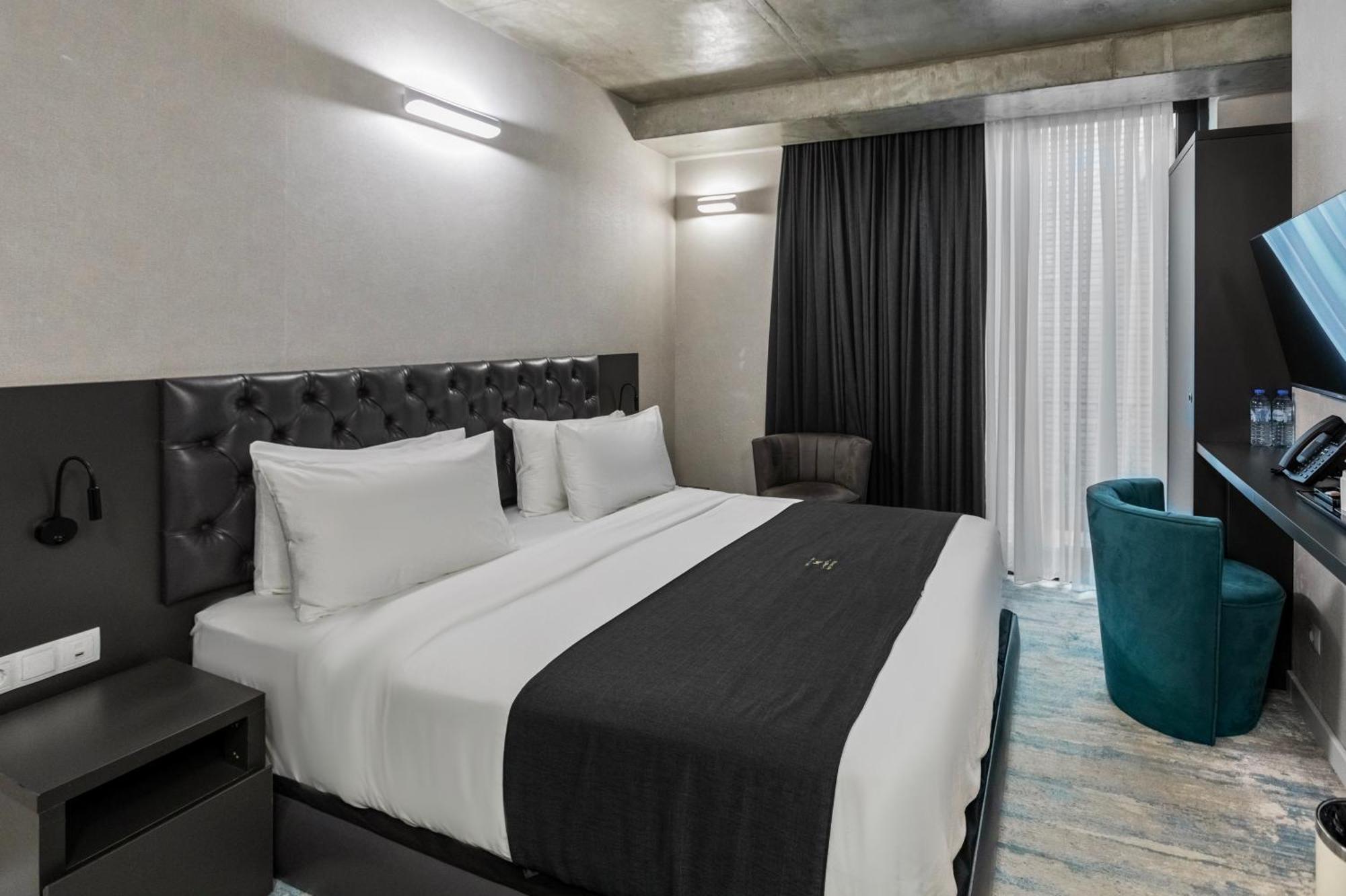 M 1 T Hotel Tbilisi Exterior photo