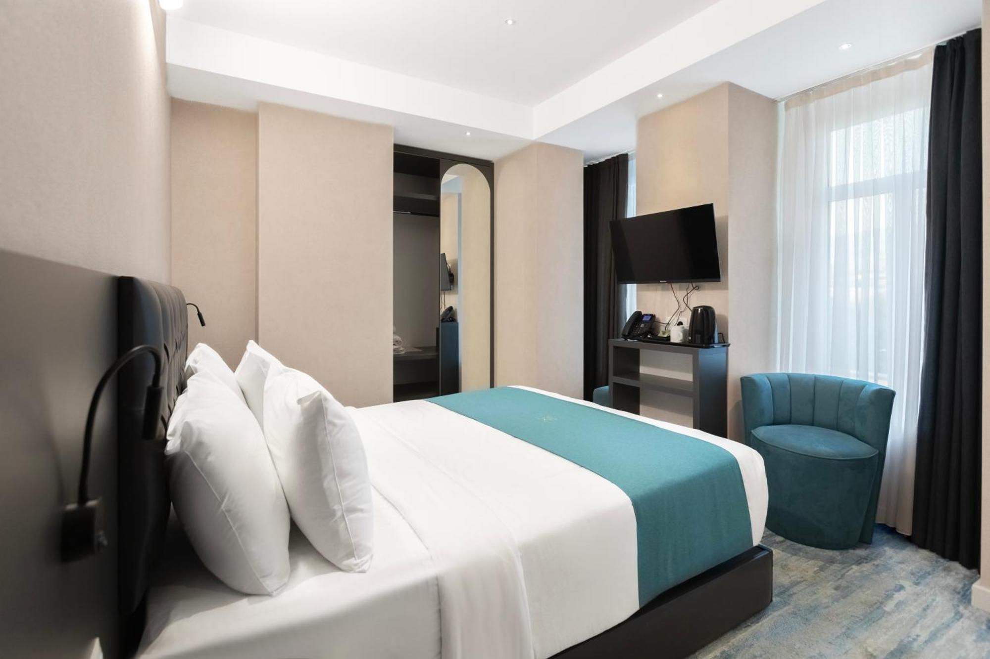 M 1 T Hotel Tbilisi Exterior photo