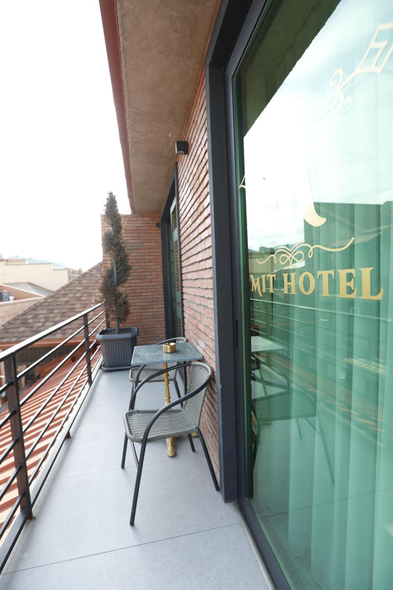 M 1 T Hotel Tbilisi Exterior photo