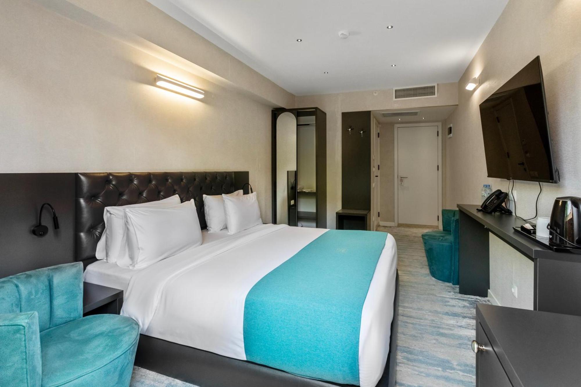 M 1 T Hotel Tbilisi Exterior photo